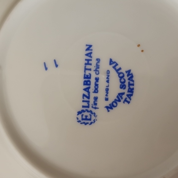 Elizabethan Bone China Tea Cup and Saucer Nova Scotia - Picture 7 of 7